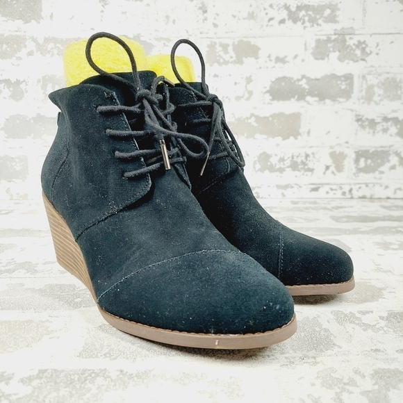 New Toms Hyde Black Suede Lace Up Wedge Heel Ankle Booties F175 - Picture 4 of 12